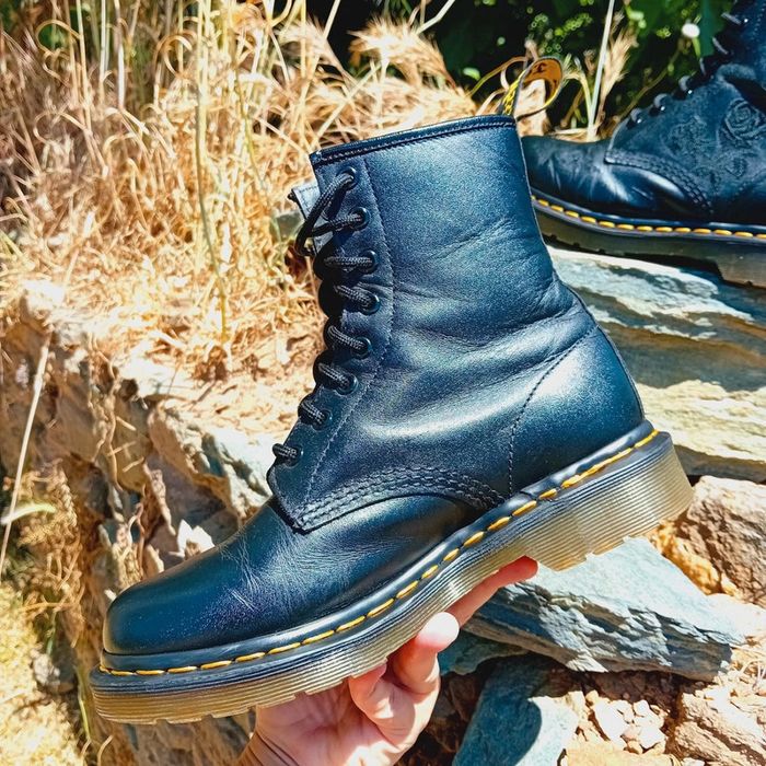 Dr. Martens Vonda Mono Black roses noires brodées 38 - photo numéro 4