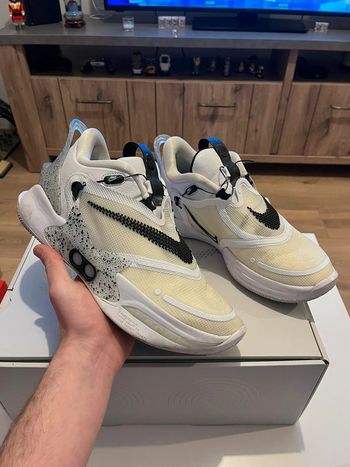 Nike adapt BB 2.0 oreo