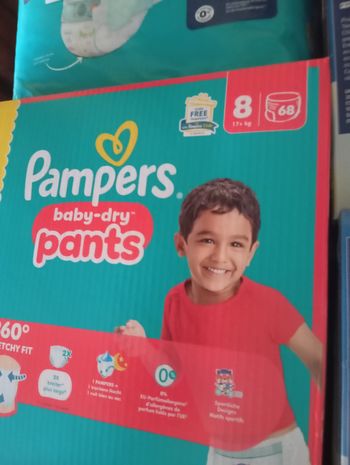 Couches Pampers grand format taille 7 ou 8