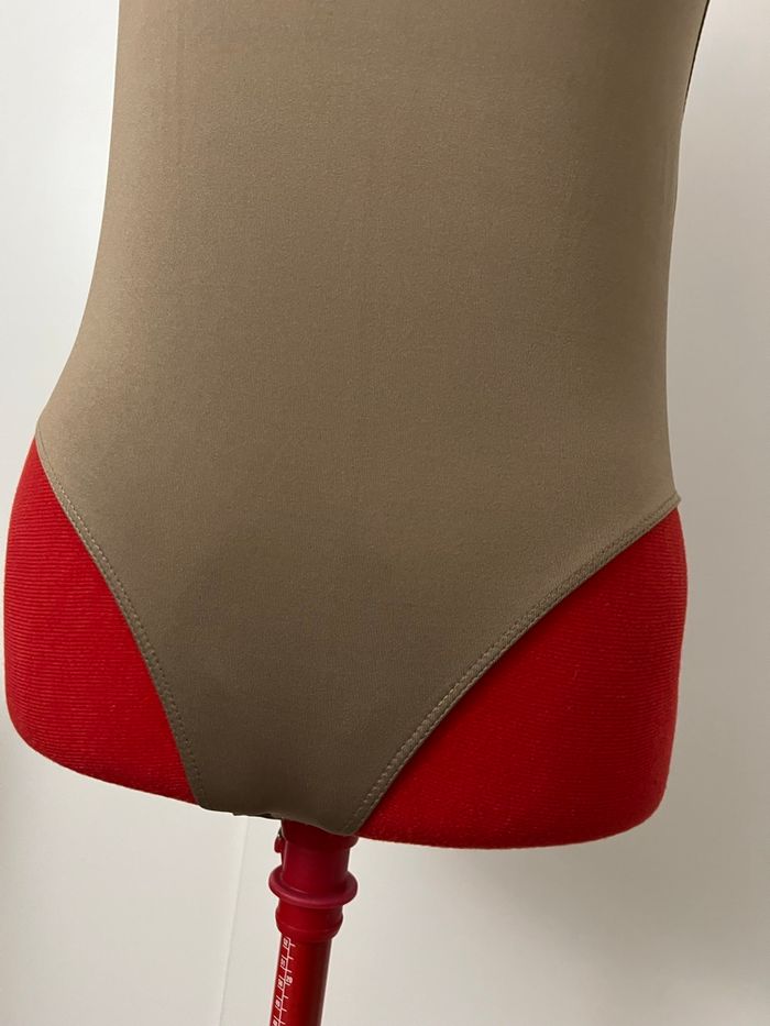 Body sans manches beige Stradivarius