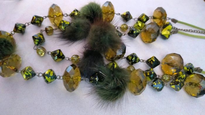 Collier fantaisie original – Vert olive & ambre – Pompons et perles mouchetées - photo numéro 10