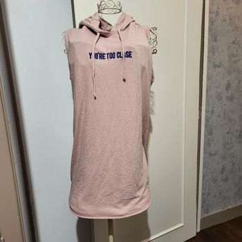 Robe avec capuche  sans manches