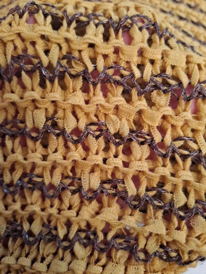 Joli pull ajouré kookai.  Taille 1 moutarde et marron - photo numéro 2