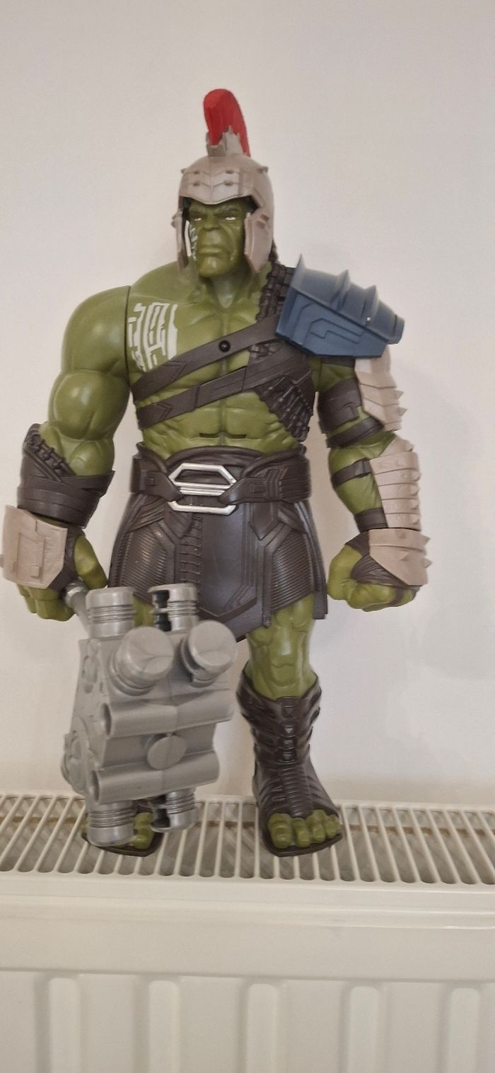 Figurine Marvel Hulk Gladiator 30 cm (parlante + marteau)
