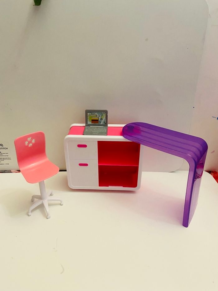 Bureau poupee Barbie