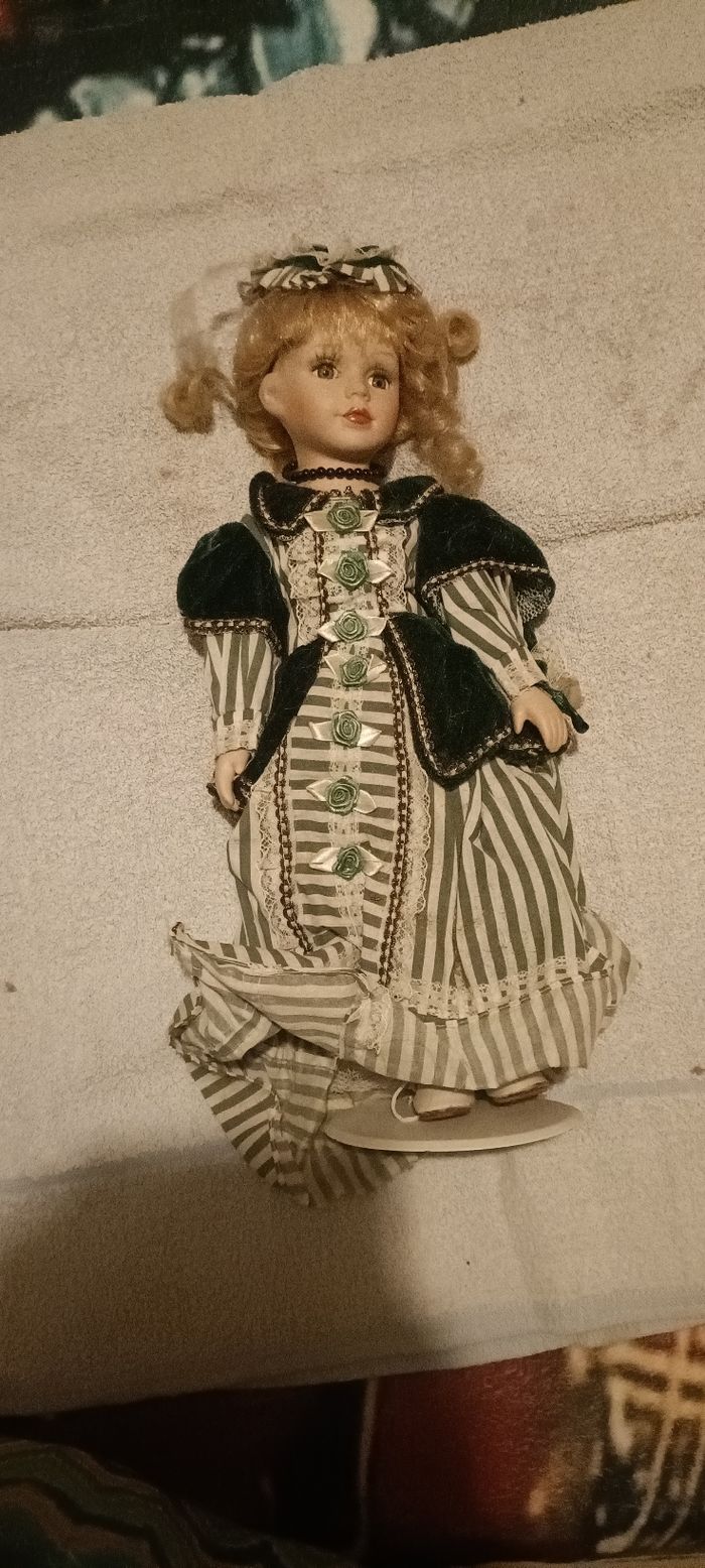 Poupées porcelaine - photo numéro 2