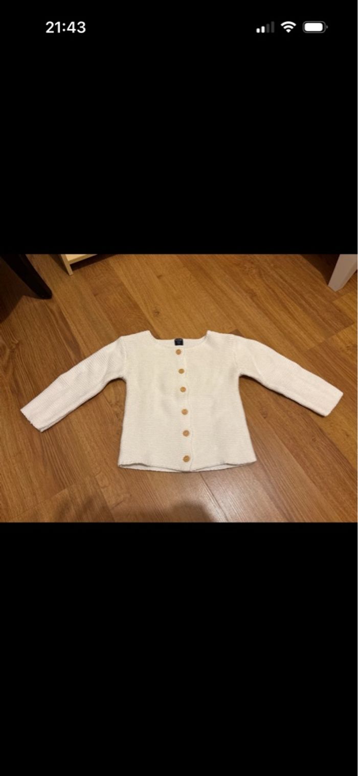 Joli gilet à bouton chaud blanc fille kiabi 24 mois neuf
