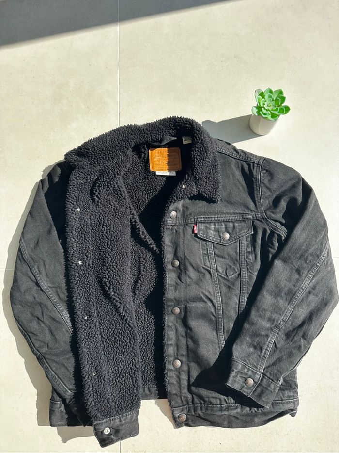 Veste en jean Levi's Sherpa noire taille M  🧥 - photo numéro 5