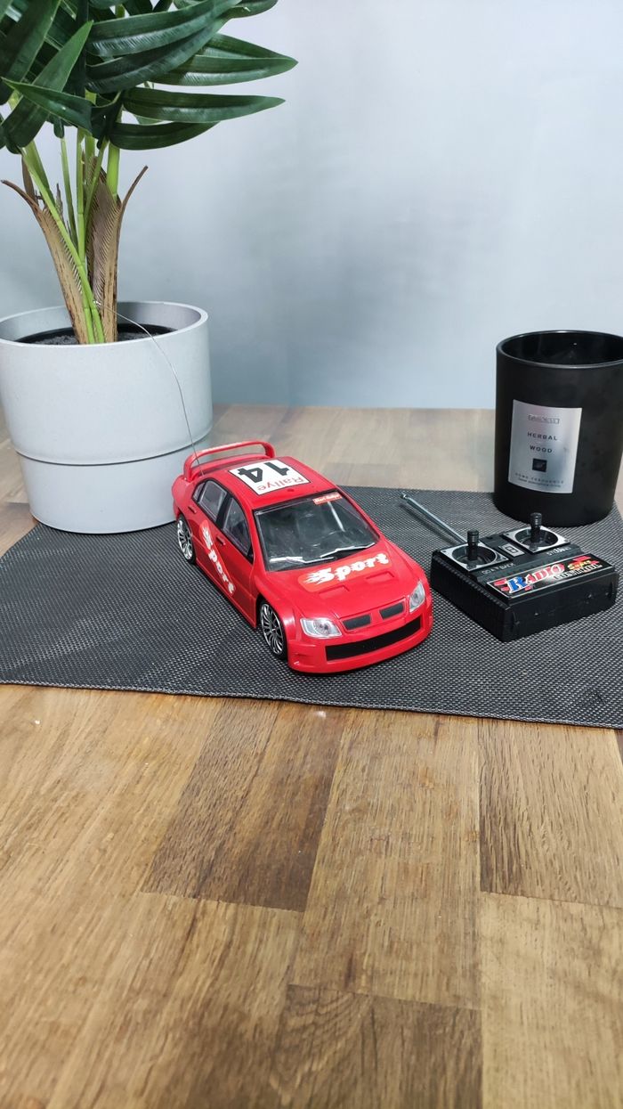 Voiture télécommandée rouge sport - photo numéro 4
