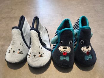 Chaussons taille 19.