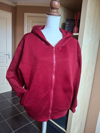 Veste sweat capuche rouge bordeaux