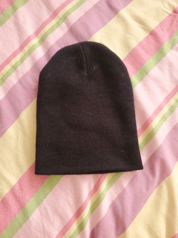 Bonnet noir 10/14 ans neuf