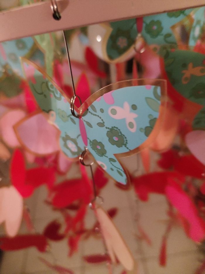 Très beau Luminaire avec des papillons 🦋 neuf - photo numéro 3