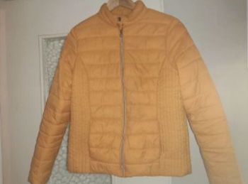 Veste matelassée moutarde. Taille 42.