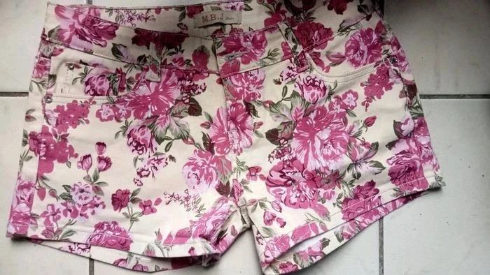Short en jean à motif