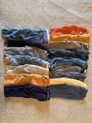 Lot de 16 pantalon taille 9 mois