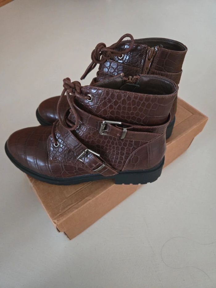 Bottines neuves T 37 - photo numéro 2