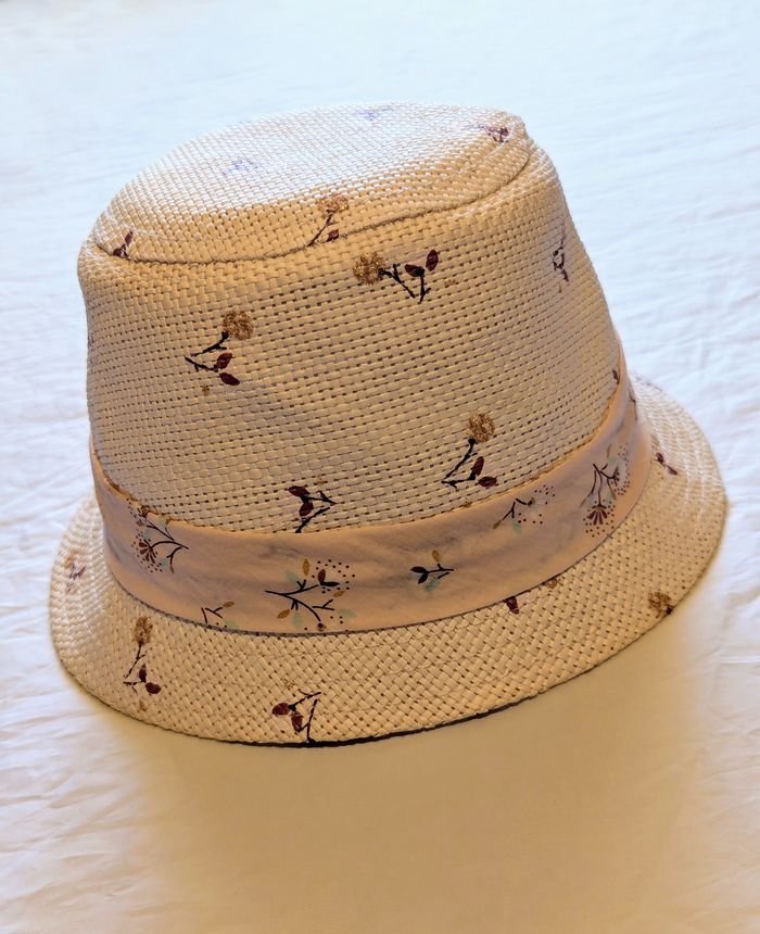Chapeau Cloche Sergent Major Beige Large Bandeau Dessins Fleurs Accessoire Petits Enfants Bébés