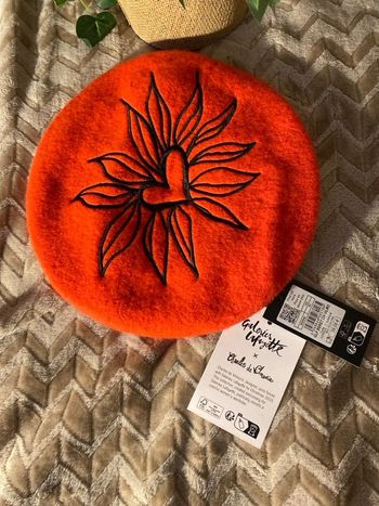 Béret brodé Charles de Vilmorin Galeries Lafayette