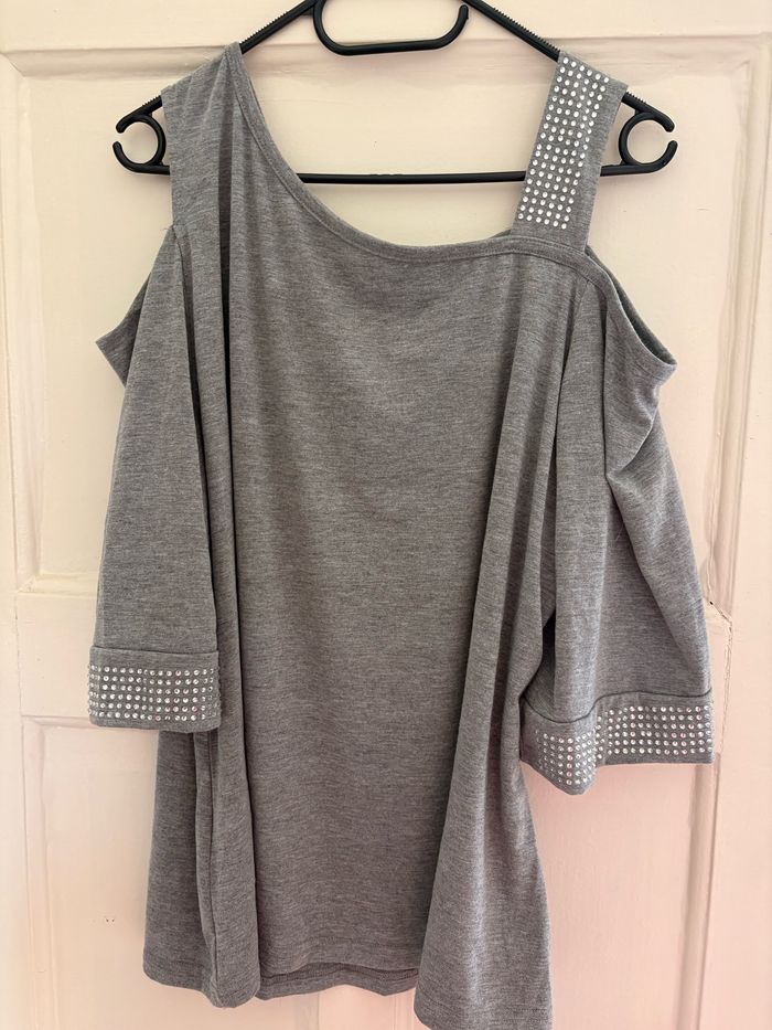 Plusieurs vêtements grandes tailles