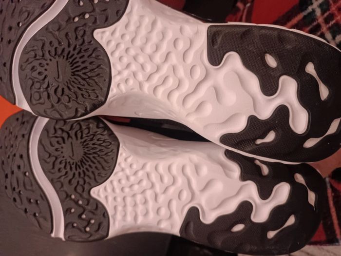 Baskets Nike taille 43 - photo numéro 8