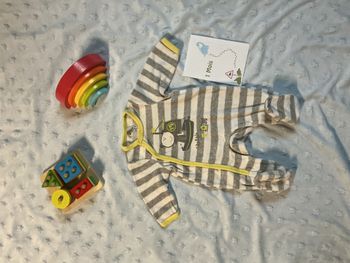 pyjama grenouillère en velours rayé gris et blanc ouverture devant 1 mois orchestra