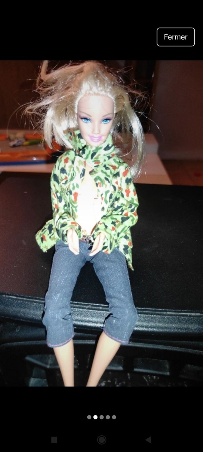 Très belle barbie Mattel j27