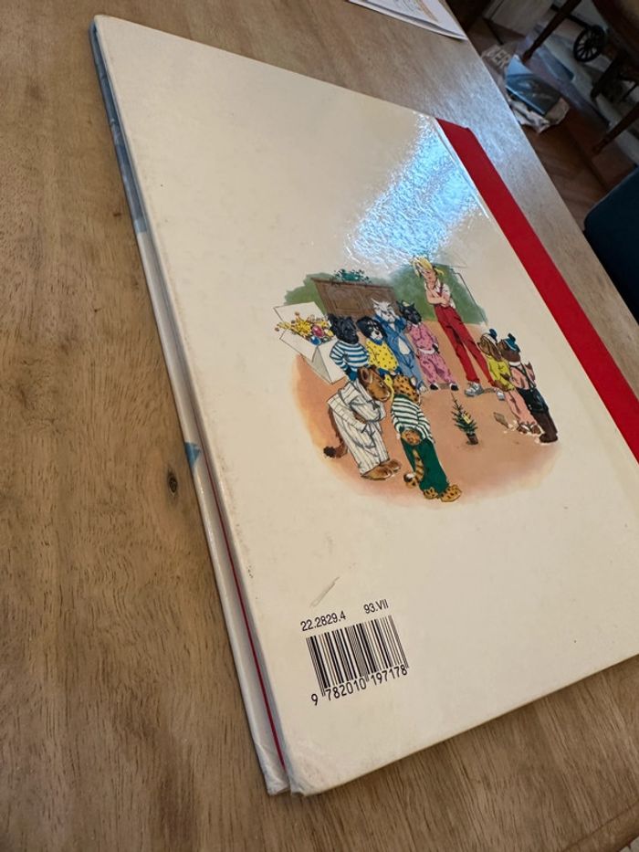 Grand livre Le Noël de Caroline fête hiver reliure rouge état satisfaisant Pierre Probst - photo numéro 3