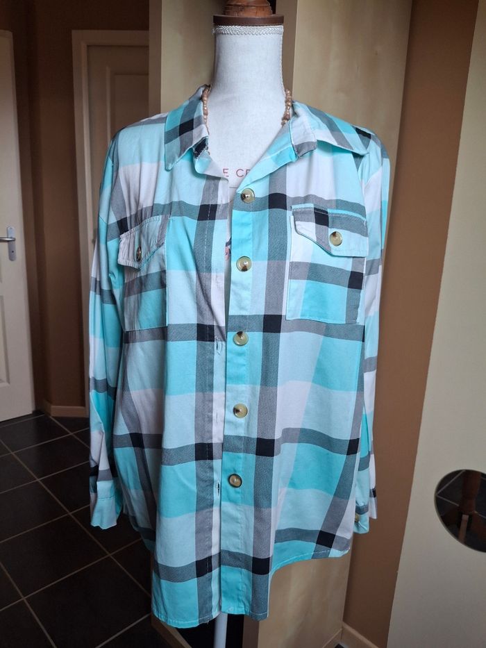 Chemise a carreaux turquoise neuve