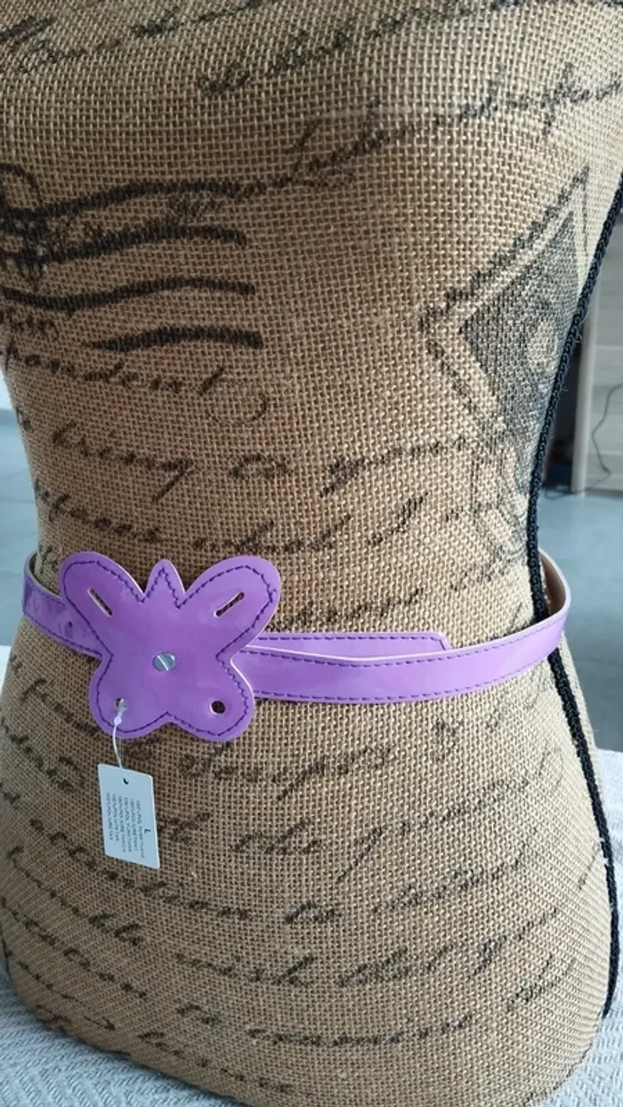 Superbe ceinture violette 60 cm brillante - photo numéro 4