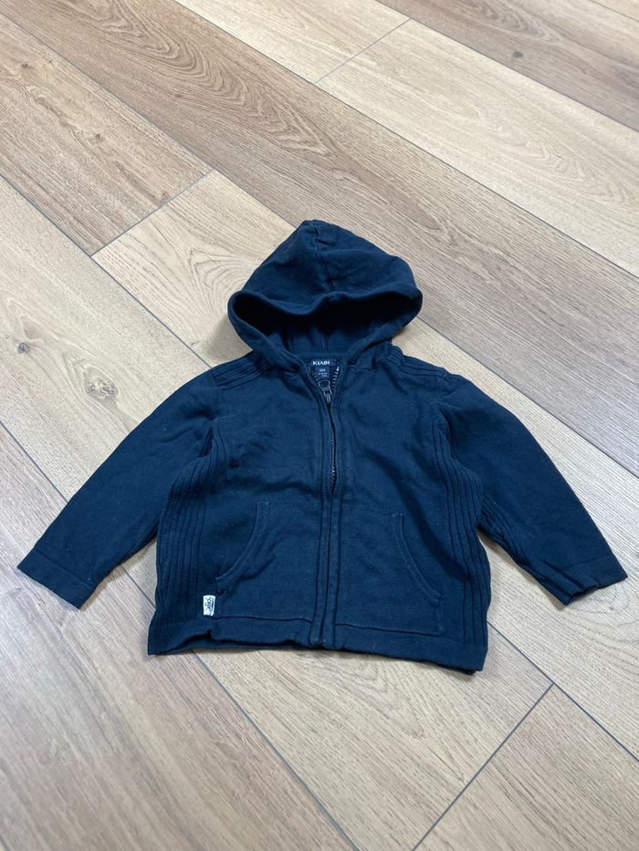 Gilet bleu marine à capuche