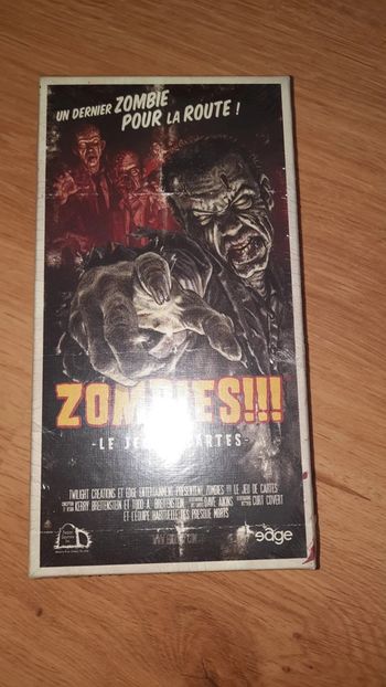 Zombie le jeu de cartes