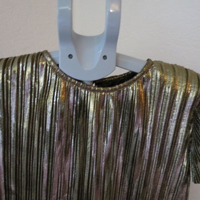 ✨ T-shirt/haut métallisé doré plissé – MONOPRIX TEENS – Taille 14 ans ✨ - photo numéro 5