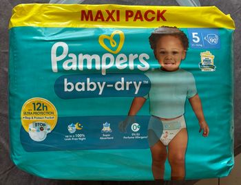 Pampers baby dry maxi pack taille 5 Neuf