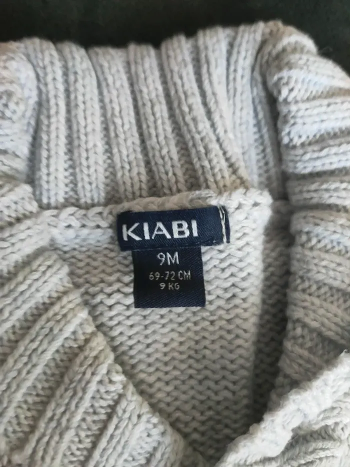 Gilet en maille garçon avec boutons gris 9 mois Kiabi. - photo numéro 3