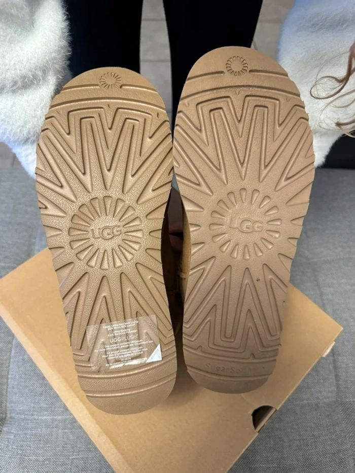 Bottes Ugg mini taille  38 - photo numéro 10