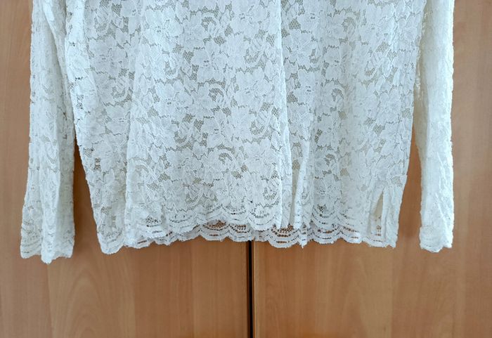 T shirt ivoire en dentelle a manches longues. La Boutique. Taille 44 - photo numéro 3