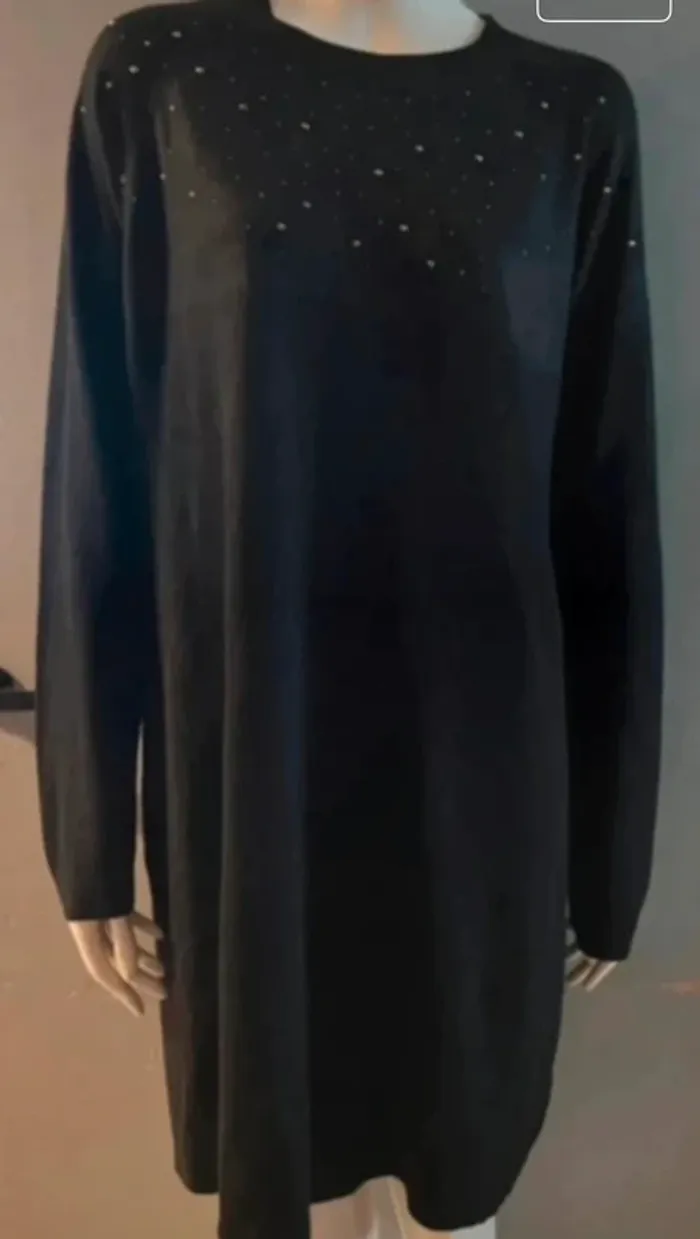 Robe pull avec strass in extenso en XXL