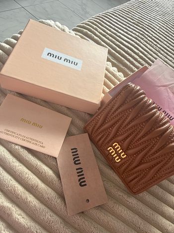 porte monnaie et carte Miu Miu