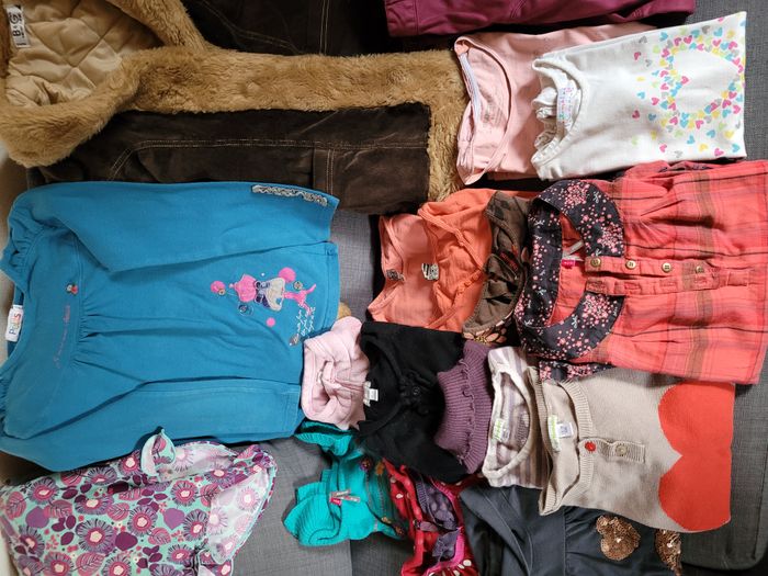 Lot de vêtements fille 8 ans (vertbaudet, orchestra...) - photo numéro 2