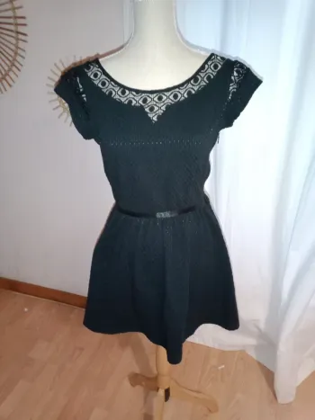 Magnifique robe noire Naf Naf 