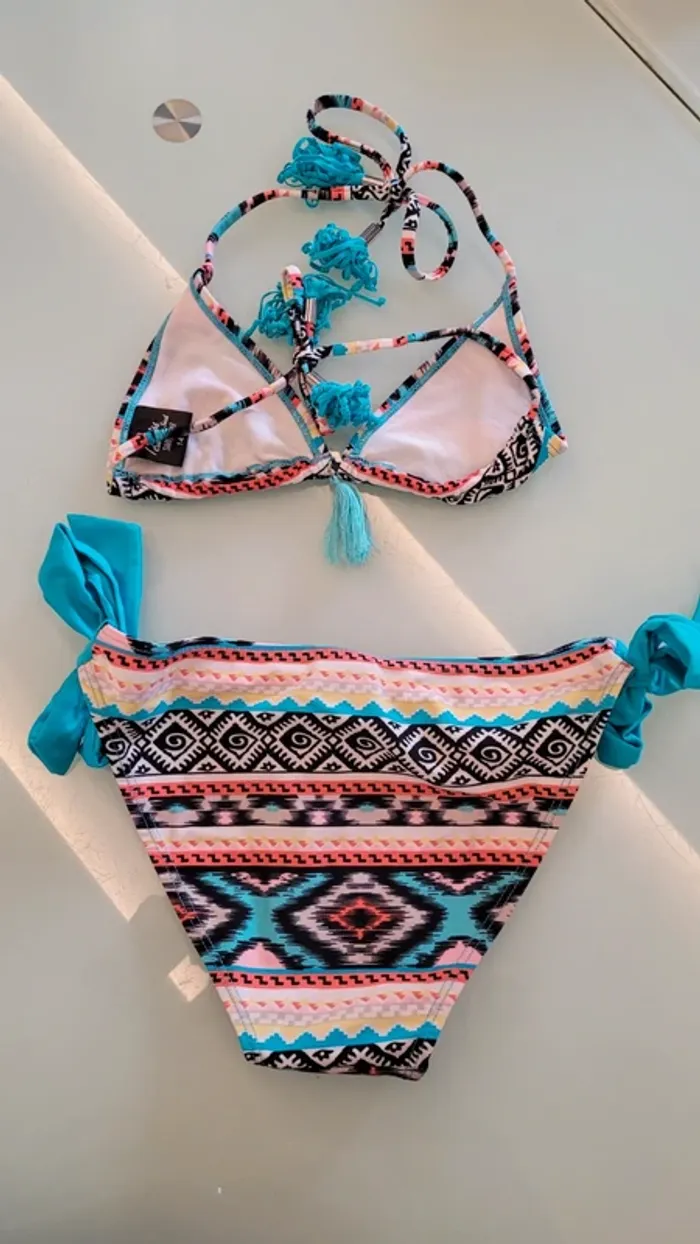 Maillot de bain deux pièces forme triangle - photo numéro 2
