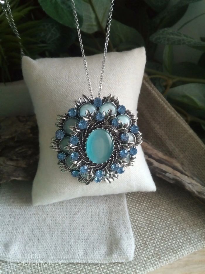 Collier pendentif vintage pierres oeil de chat bleues