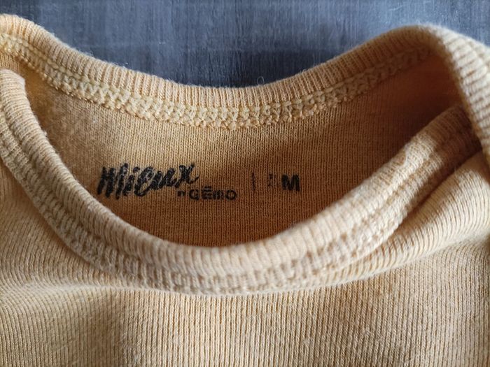 Bodie manches longues moutarde 1 mois - photo numéro 3