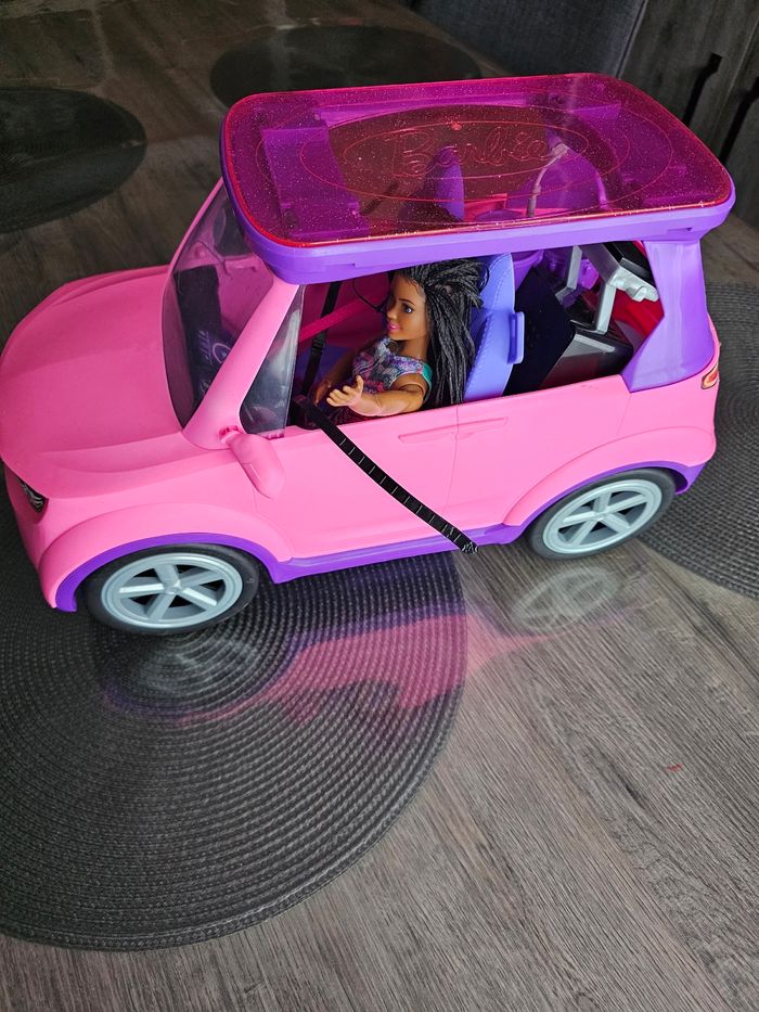 Voiture Dreams City + barbie chanteuse