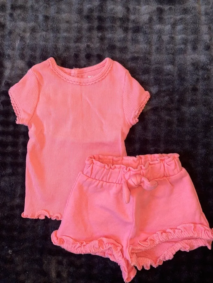 Ensemble t-shirt et short