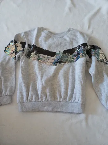 Sweat gris a sequins 6 ans