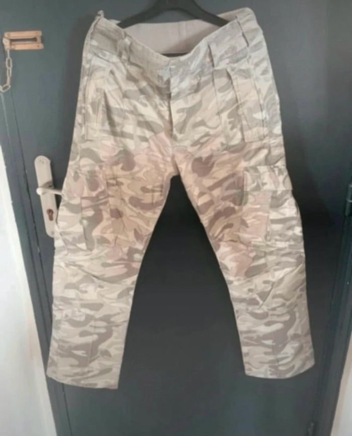 Pantalon camouflé
