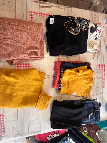 Petit lot de vêtements fille 10 ans