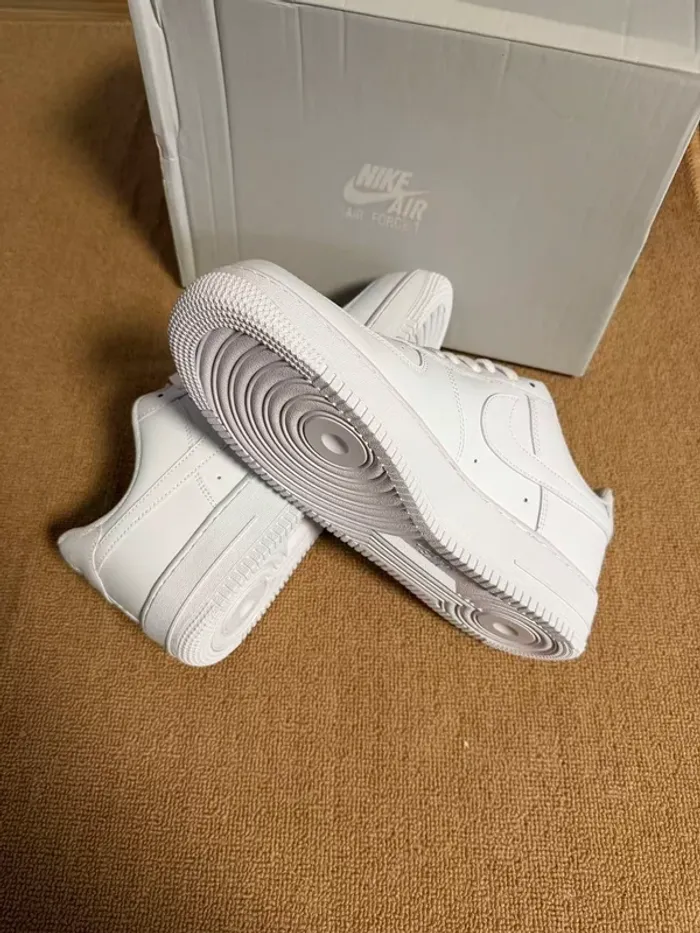 Nike Air Force 1 '07 Triple White - Taille 40 - photo numéro 3